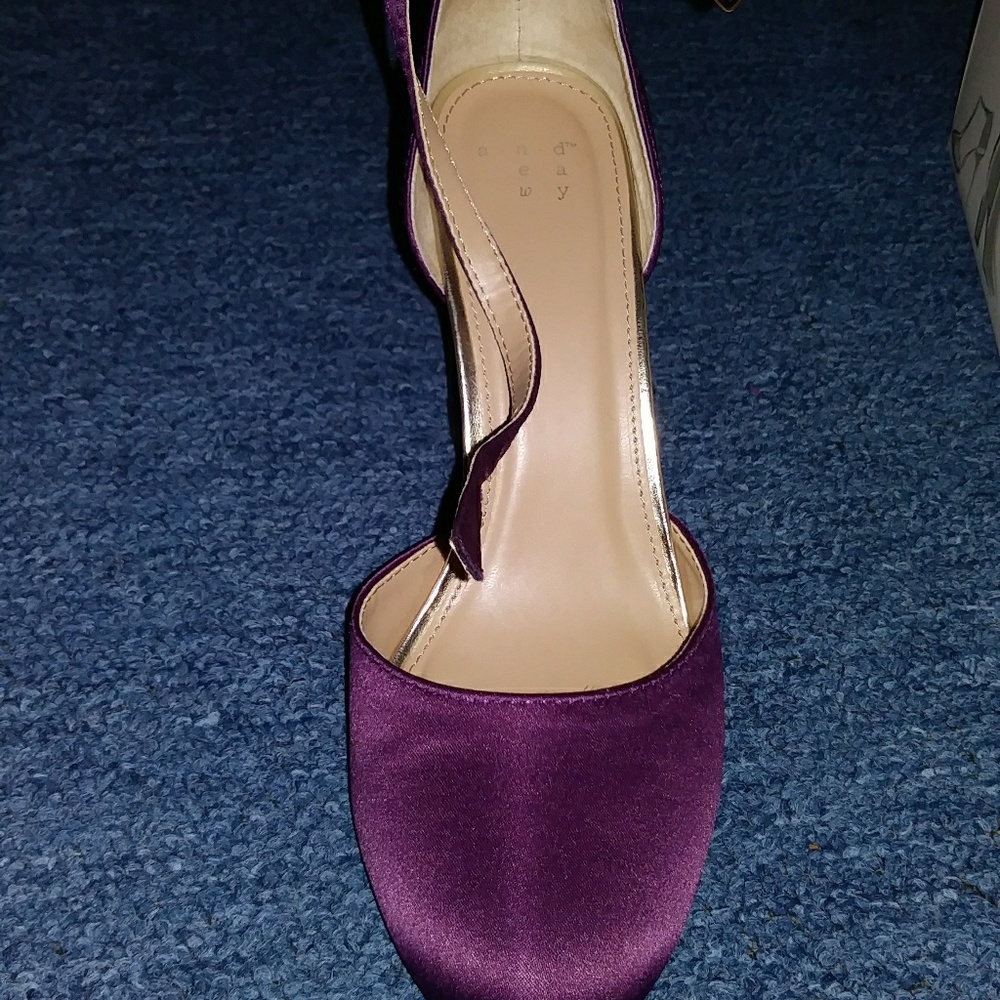 Shoes 👠 - Picture 3 of 4